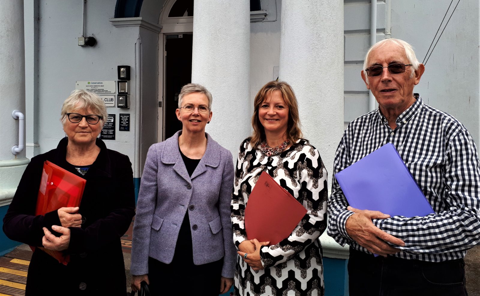 Members campaigning on universal credit